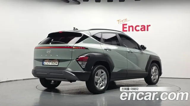 Hyundai Kona Kona (SX2) Бензин 1.6 турбо 2WD — Фото автомобиля 2