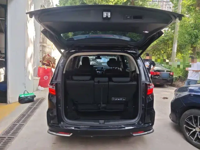 Honda Odyssey — Фото автомобиля 18