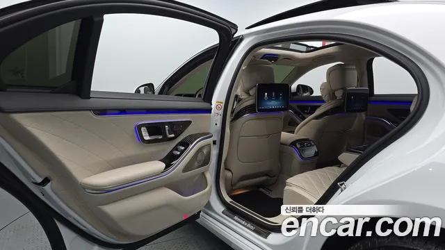 Mercedes-Benz S-Class — Фото автомобиля 21