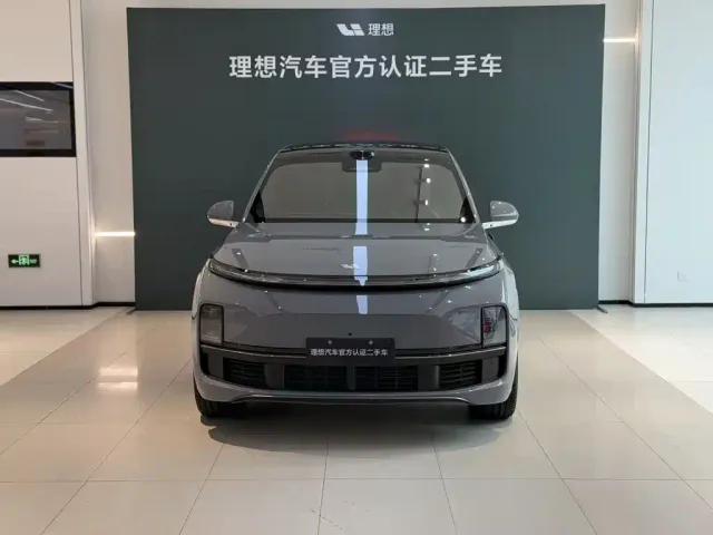 Li Auto L8 — Фото автомобиля 3
