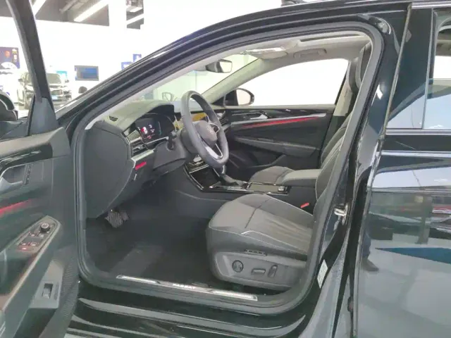 Volkswagen Passat — Фото автомобиля 9