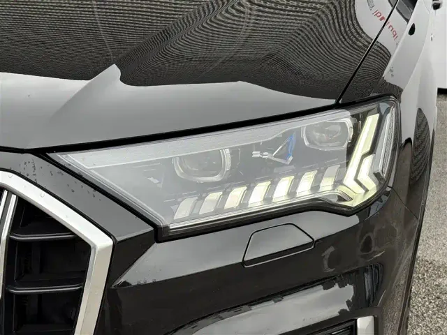 Audi Q7 — Фото автомобиля 15