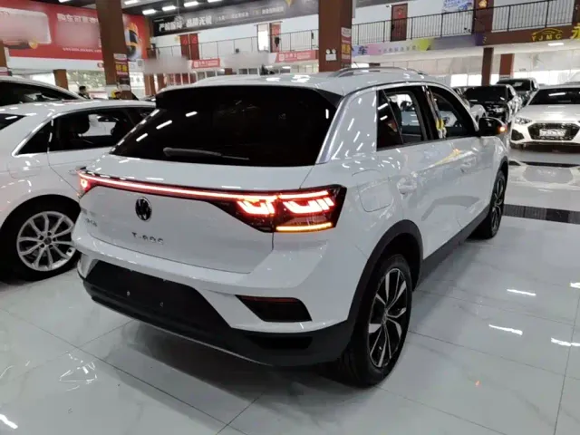 Volkswagen T-Roc — Фото автомобиля 6