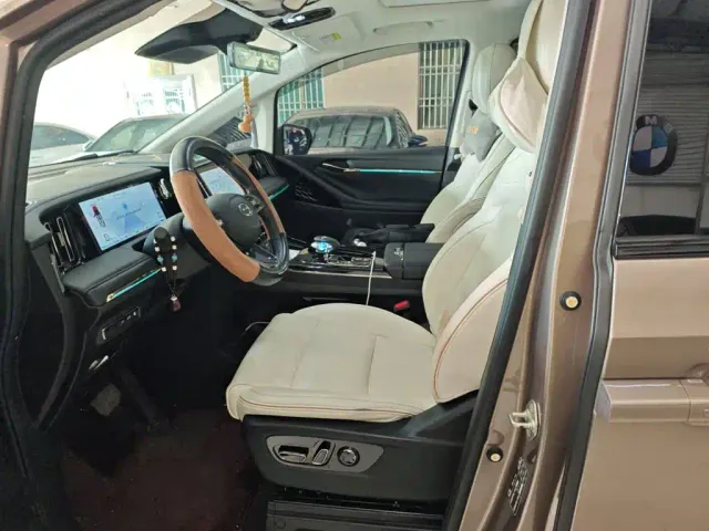 GAC Trumpchi E9 — Фото автомобиля 14