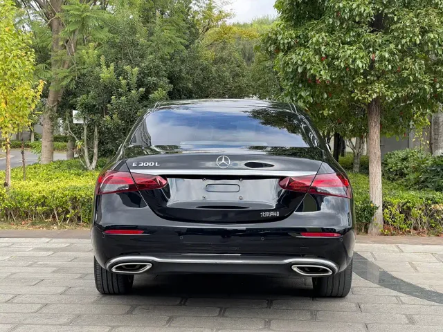 Mercedes-Benz E-Class — Фото автомобиля 8