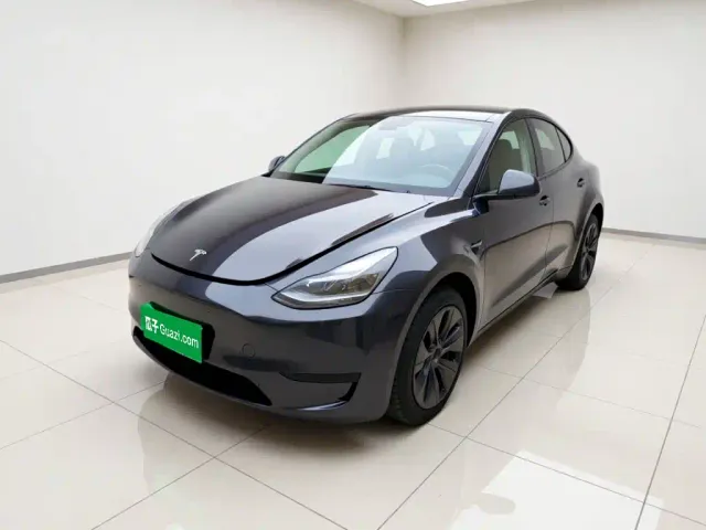 Фотография автомобиля — Tesla Model Y