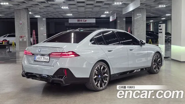 BMW 5 Series — Фото автомобиля 4