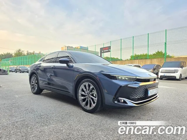 Toyota Crown — Фото автомобиля 2
