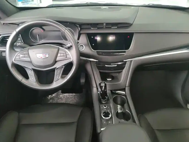 Cadillac XT5 — Фото автомобиля 12