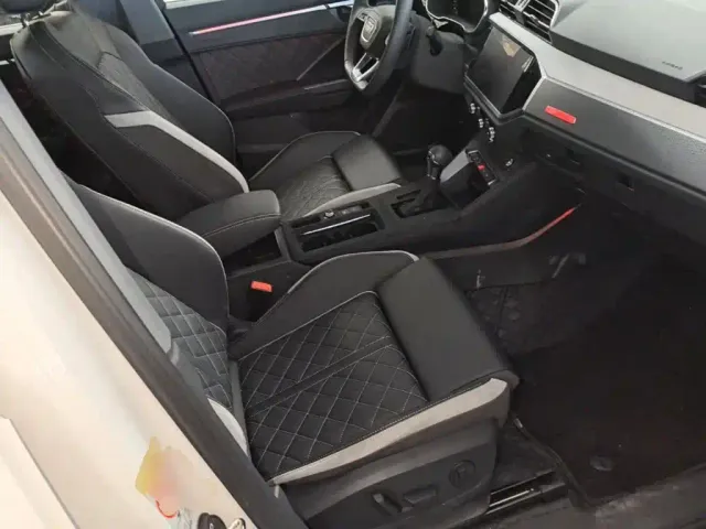 Audi Q3 — Фото автомобиля 24