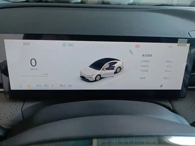 Geely Galaxy Xingyao 8 — Фото автомобиля 11