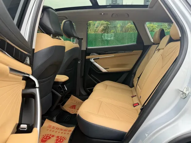 Geely Boyue L — Фото автомобиля 11