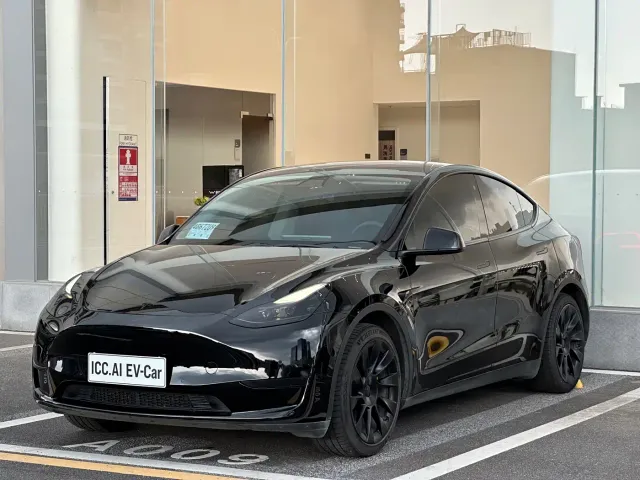 Фотография автомобиля — Tesla Model Y