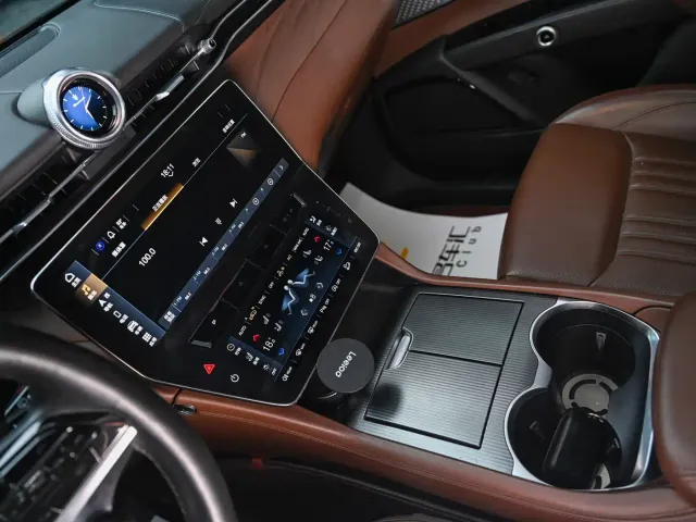Maserati Grecale — Фото автомобиля 10