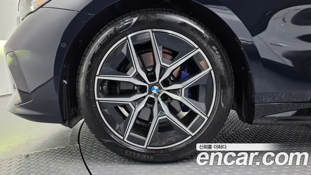 BMW 5 Series G60 — Фото автомобиля 5
