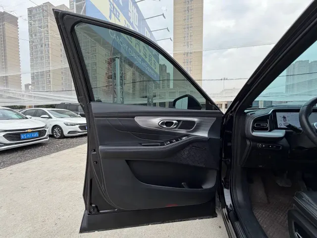 GAC Trumpchi GS8 — Фото автомобиля 16