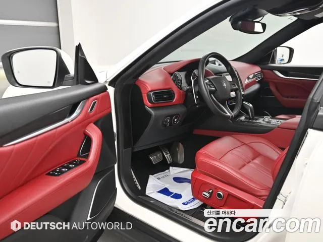 Maserati Levante — Фото автомобиля 11
