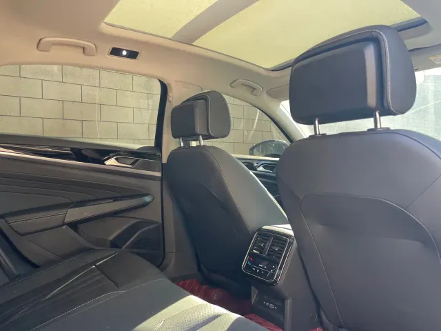 Volkswagen Passat — Фото автомобиля 7