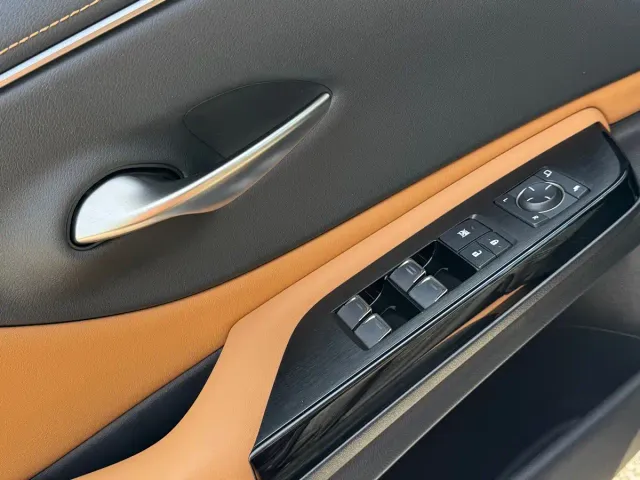 Lexus ES — Фото автомобиля 14
