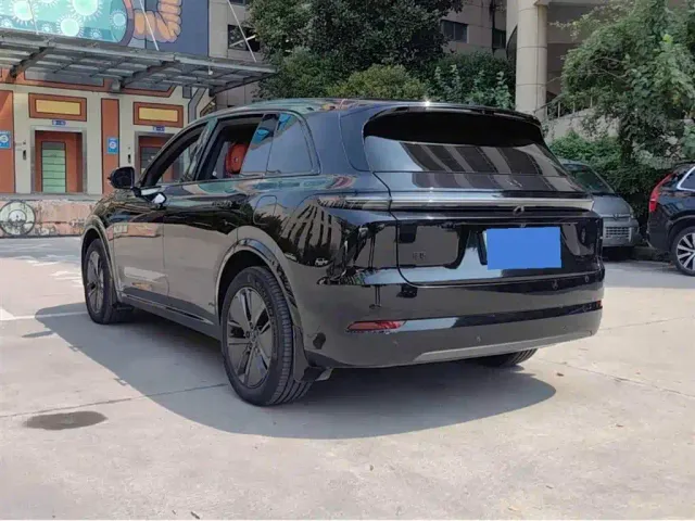 Li Auto L7 — Фото автомобиля 23