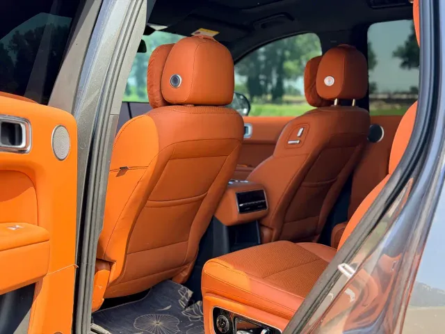 Li Auto L8 — Фото автомобиля 4