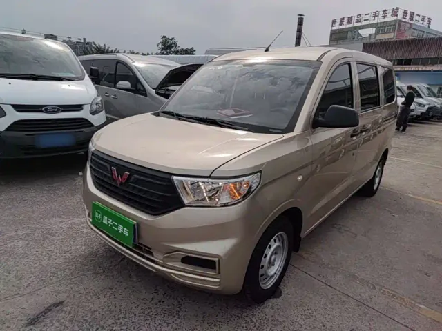 Фотография автомобиля — Wuling Hongguang V