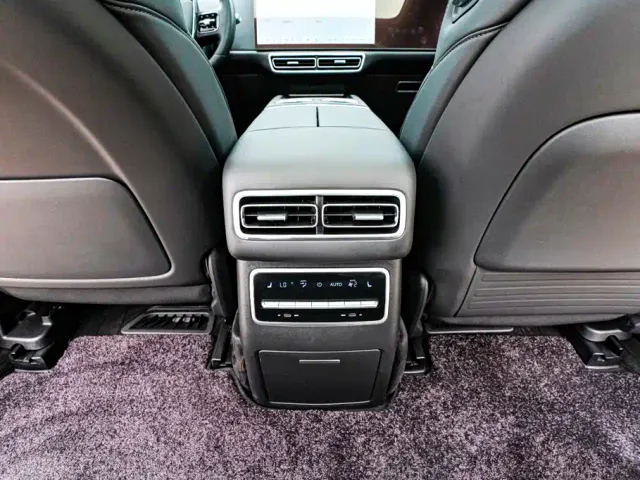 Li Auto L7 — Фото автомобиля 16