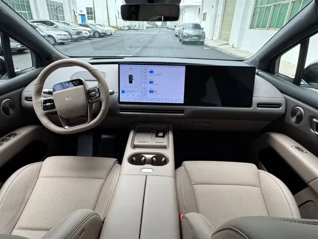 Li Auto i6 — Фото автомобиля 3