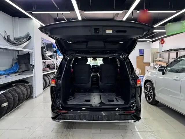 Toyota Granvia — Фото автомобиля 12