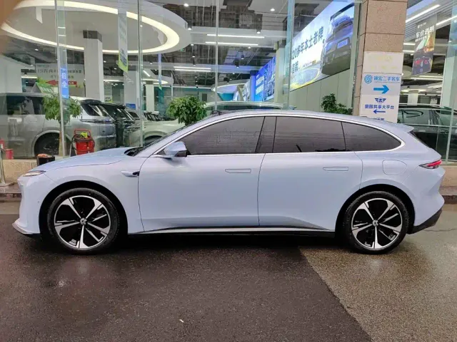 Nio ET5 Touring — Фото автомобиля 4