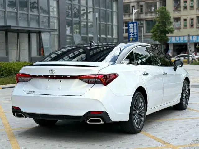 Toyota Avalon — Фото автомобиля 8