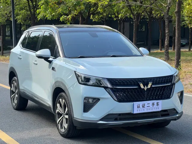 Wuling Asta — Фото автомобиля 3