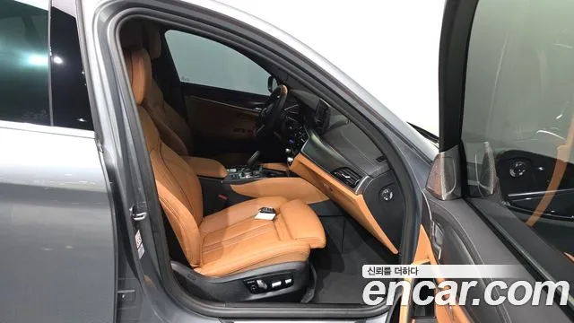 BMW 5 Series G30 — Фото автомобиля 17