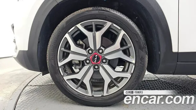 Kia Seltos Seltos Бензин 1.6 турбо 2WD — Фото автомобиля 5