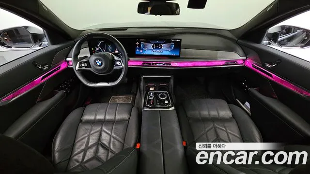 BMW 7 Series G70 — Фото автомобиля 10