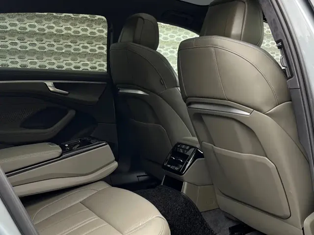 Audi A6L — Фото автомобиля 9
