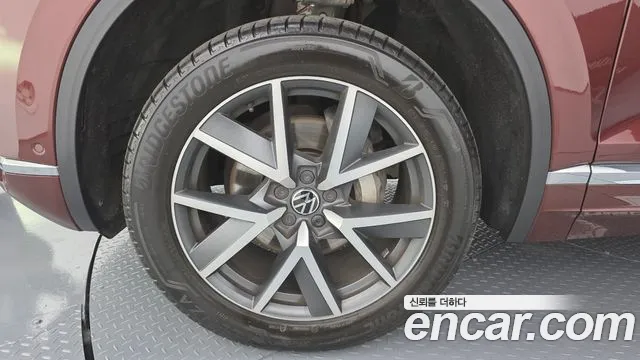 Volkswagen Touareg Touareg 3 поколение 3.0 TDI Prestige — Фото автомобиля 5