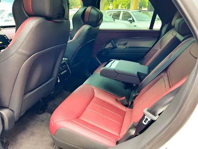 Land Rover Range Rover Sport — Фото автомобиля 25
