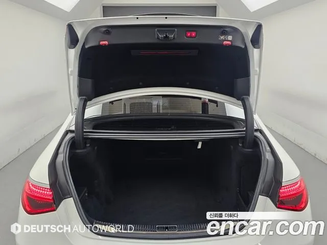 Mercedes-Benz S-Class — Фото автомобиля 19