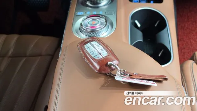 Genesis GV70 — Фото автомобиля 21