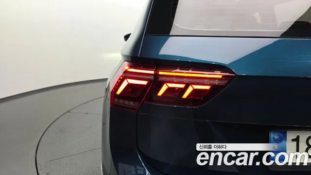 Volkswagen Tiguan — Фото автомобиля 8