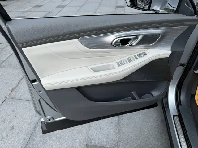 GAC Trumpchi GS8 — Фото автомобиля 4
