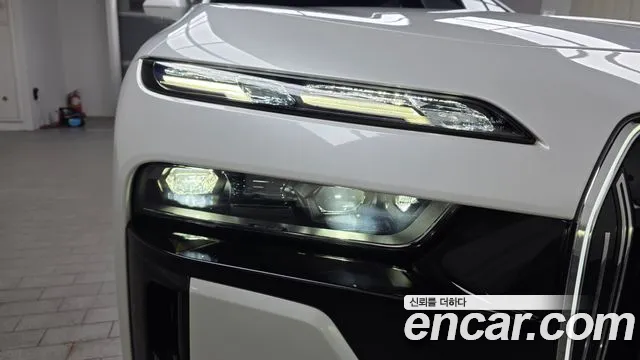 BMW 7-Series 7 серия (G70) 740i sDrive M Sport — Фото автомобиля 18