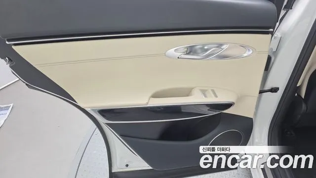 Genesis GV70 2.5T Бензин 2WD — Фото автомобиля 25