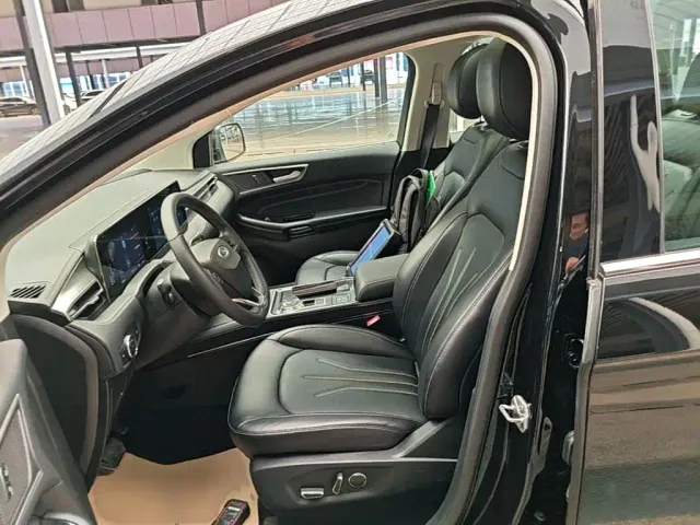 Ford Edge — Фото автомобиля 14