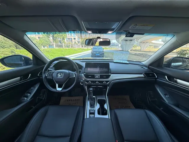 Honda Accord — Фото автомобиля 11