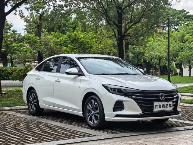 Changan Eado — Фото автомобиля 3