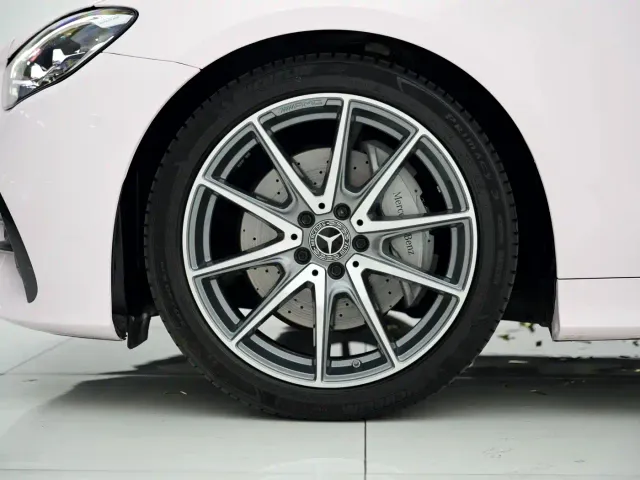 Mercedes-Benz E-Class — Фото автомобиля 21