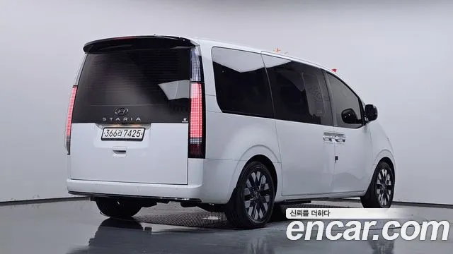 Hyundai Staria — Фото автомобиля 2