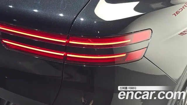 Genesis GV70 — Фото автомобиля 23